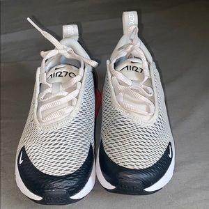Little kids Nike 270 size 11